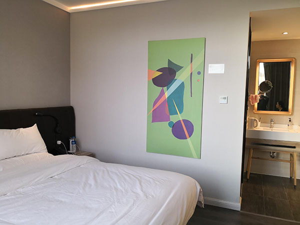 房內(nèi)設(shè)施簡潔、素雅、干凈